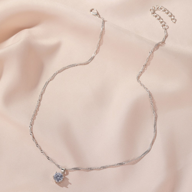 Korean simple pendant classic six claw zircon necklace female temperament versatile clavicle chain jewelry gift to his girlfriend ?